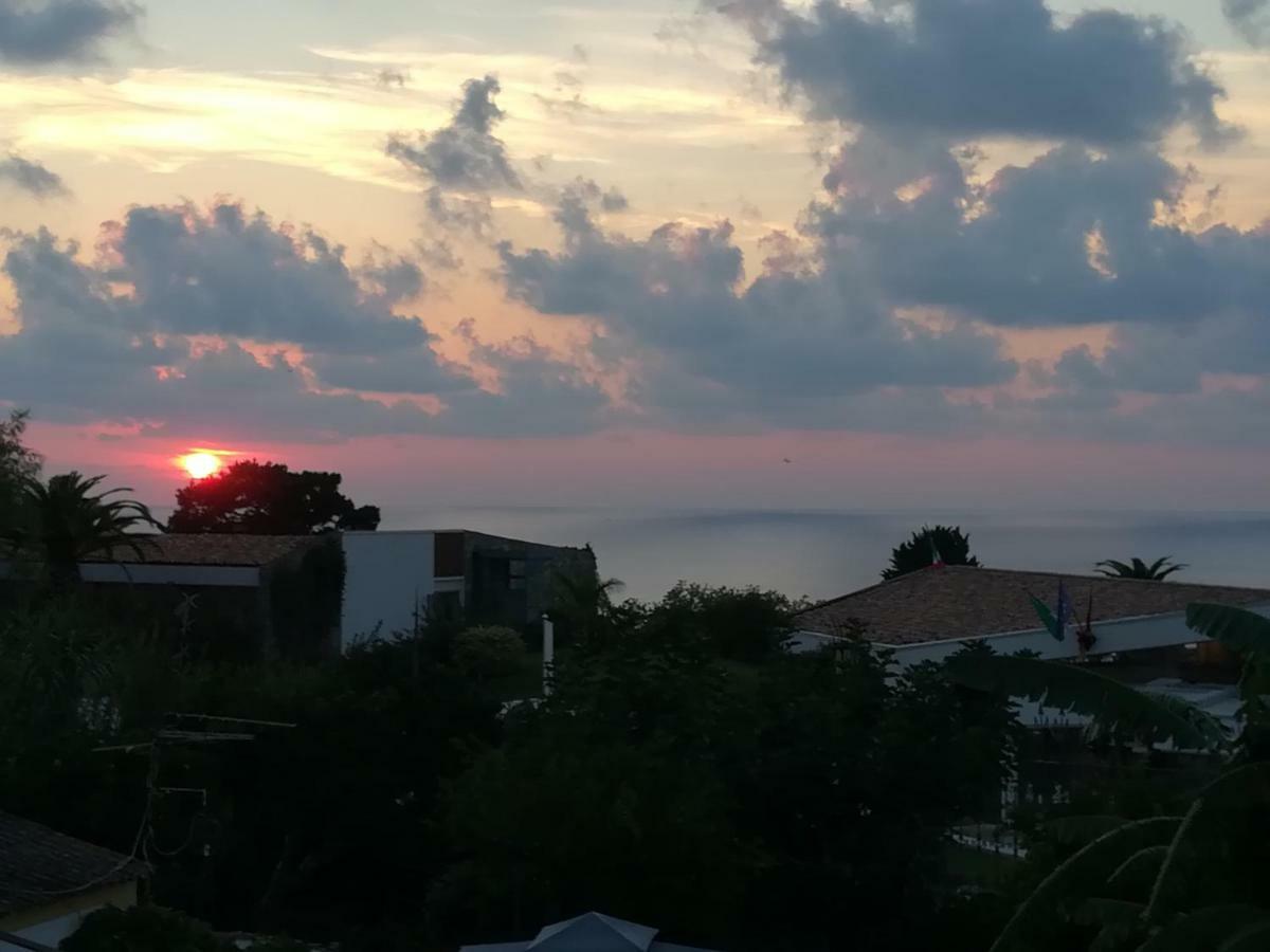Guest House Capitan Libeccio Tropea Bagian luar foto